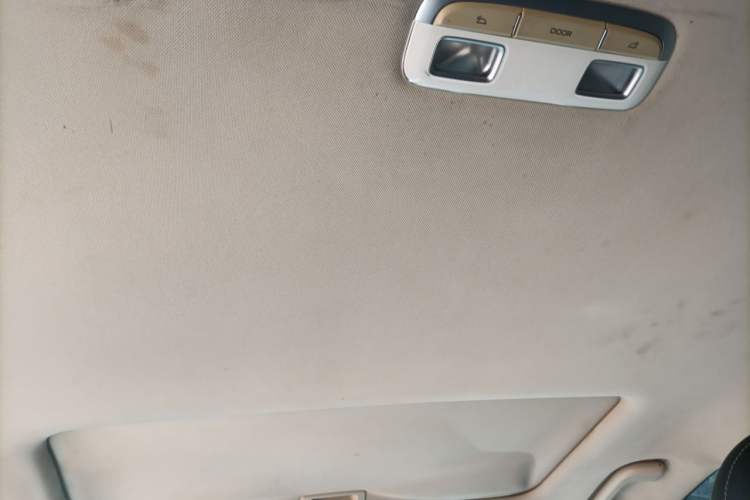Used Geely Auto Emgrand 2017 Sedan Million Edition 1.3T CVT Upward Version Headliner