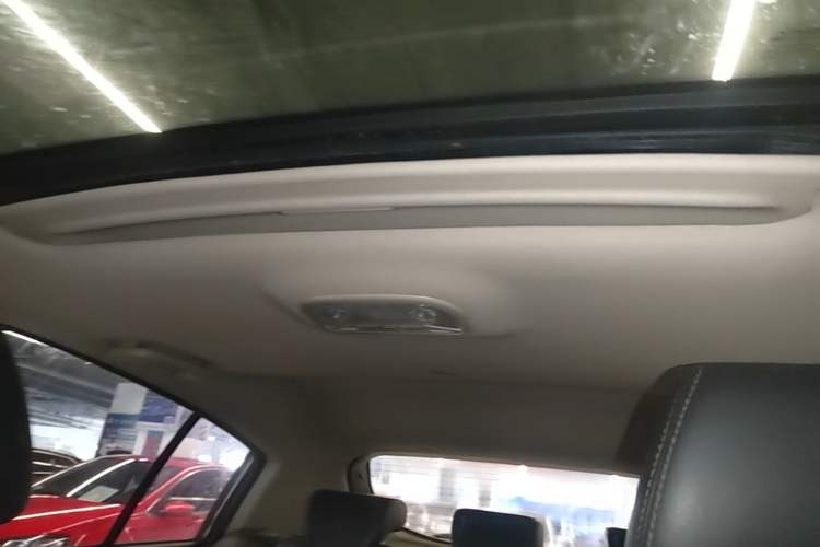 Used Geely Auto Emgrand 2017 Hatchback RS Million Edition 1.5L CVT Upward Version Headliner