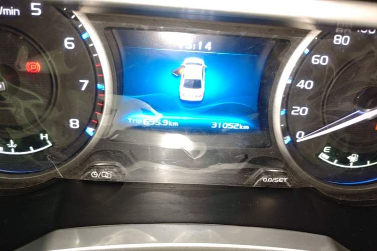 Used Geely Auto Emgrand 2017 Sedan Million Edition 1.5L Manual Luxury Model Instrument Cluster