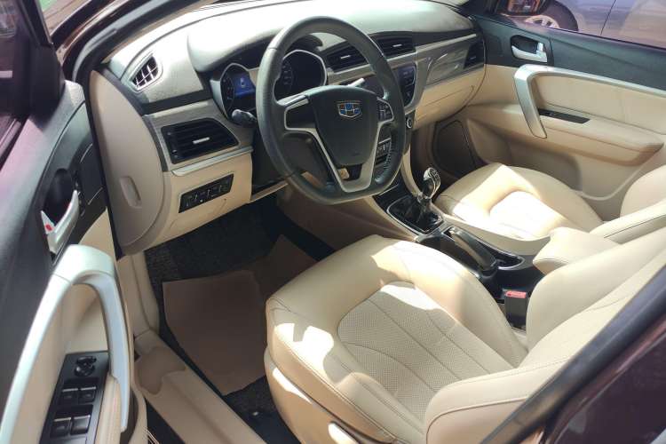 Used Geely Auto Emgrand 2017 Sedan Million Edition 1.5L Manual Luxury Model Interior 3