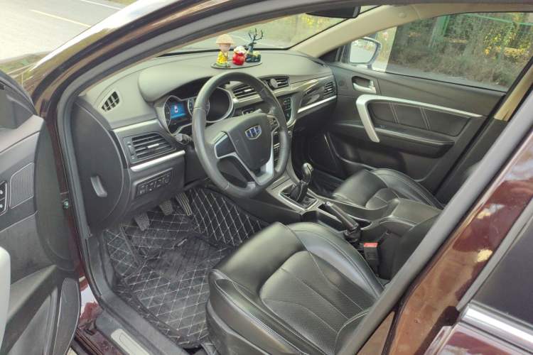 Used Geely Auto Emgrand 2017 Sedan Million Edition 1.5L Manual - Upward Version Interior 4