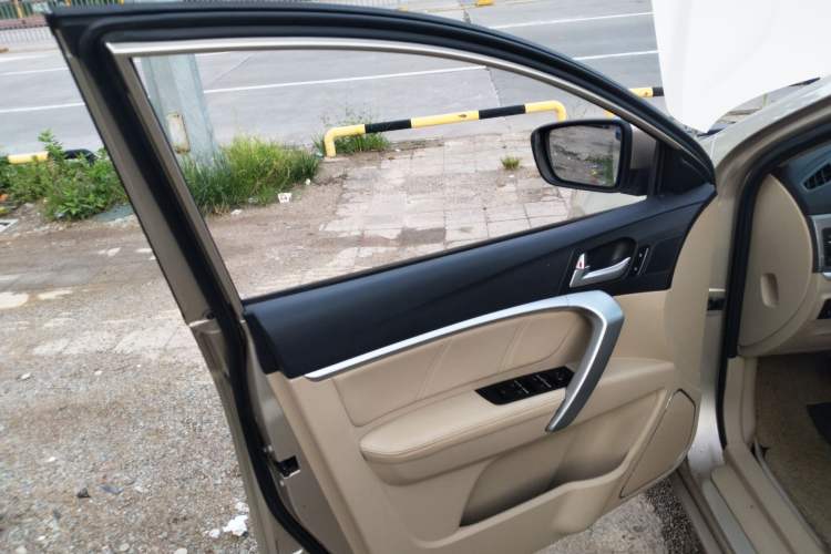 Used Geely Auto Emgrand 2017 Sedan Million Edition 1.5L CVT Upward Connectivity Version Left Front Door Interior