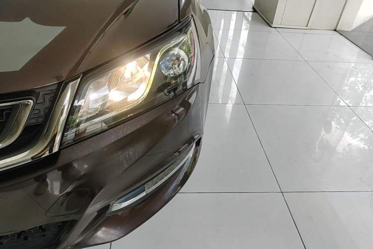 Used Geely Auto Emgrand 2017 Sedan Million Edition 1.5L Manual Luxury Model Left Front Headlight
