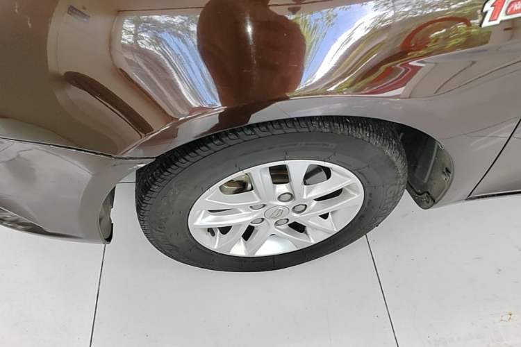 Used Geely Auto Emgrand 2017 Sedan Million Edition 1.5L Manual Luxury Model Left Front Wheel Hub