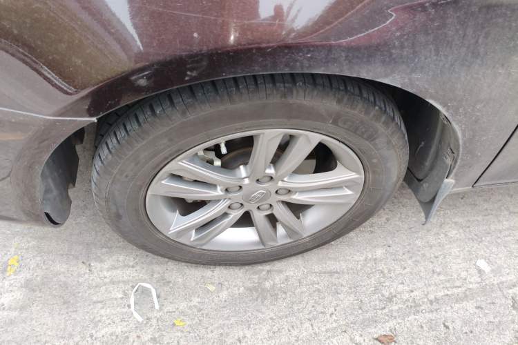 Used Geely Auto Emgrand 2017 Sedan Million Edition 1.5L CVT Upward Connectivity Version Left Front Wheel Hub