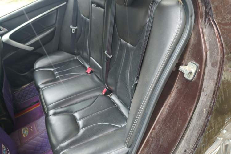 Used Geely Auto Emgrand 2017 Sedan Million Edition 1.5L Manual Upward Connect Version Left Rear Seat