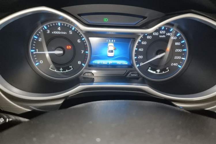 Used Geely Auto Emgrand 2017 Sedan Million Edition 1.5L CVT Luxury Model Odometer Close Up
