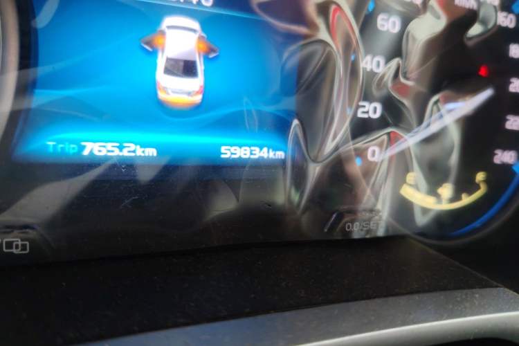 Used Geely Auto Emgrand 2017 Sedan Million Edition 1.5L Manual Upward Connect Version Odometer Close Up