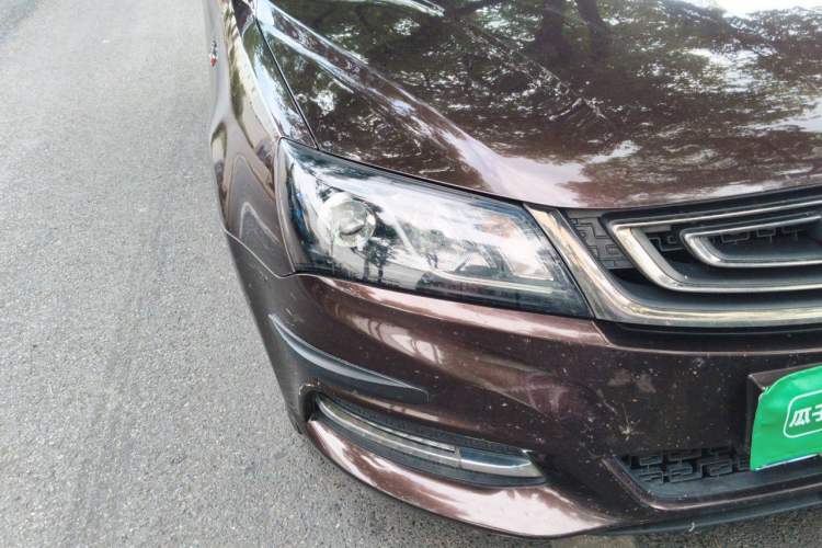 Used Geely Auto Emgrand 2017 Sedan Million Edition 1.5L Manual - Upward Version Right Front Headlight