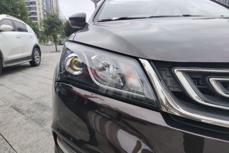 Used Geely Auto Emgrand 2017 Sedan Million Edition 1.5L CVT Upward Version Right Front Headlight