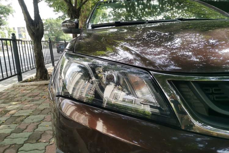 Used Geely Auto Emgrand 2017 Hatchback RS Million Edition 1.5L CVT Upward Version Right Front Headlight