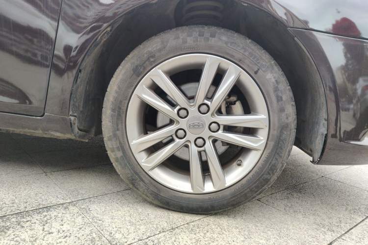 Used Geely Auto Emgrand 2017 Sedan Million Edition 1.5L CVT Upward Version Right Front Wheel Hub