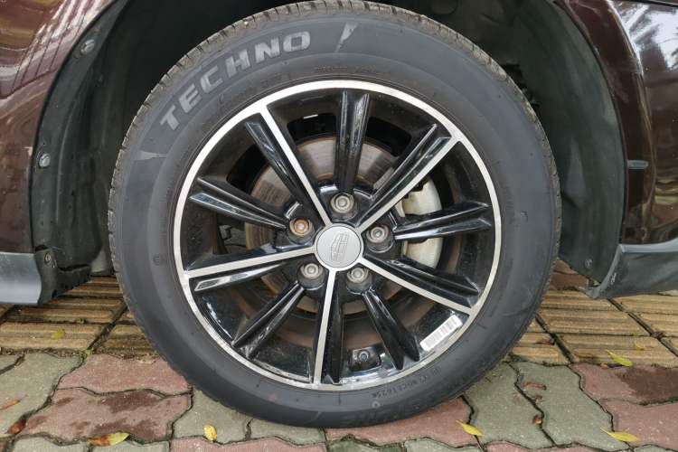 Used Geely Auto Emgrand 2017 Hatchback RS Million Edition 1.5L CVT Upward Version Right Front Wheel Hub