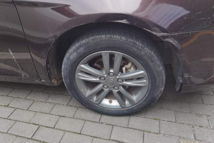 Used Geely Auto Emgrand 2017 Sedan Million Edition 1.5L Manual - Upward Version Right Front Wheel Hub