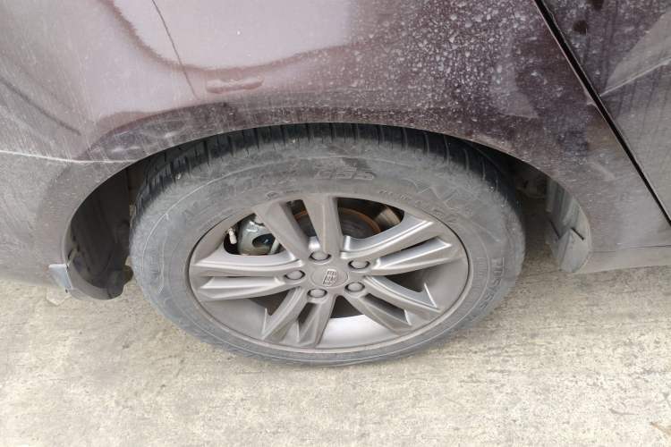 Used Geely Auto Emgrand 2017 Sedan Million Edition 1.5L CVT Upward Connectivity Version Right Rear Wheel Hub
