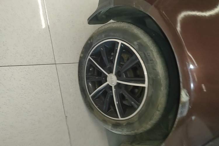 Used Geely Auto Emgrand 2017 Hatchback RS Million Edition 1.5L CVT Upward Version Right Rear Wheel Hub