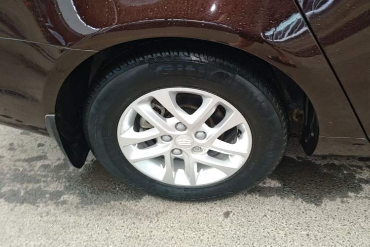 Used Geely Auto Emgrand 2017 Sedan Million Edition 1.5L Manual Luxury Model Right Rear Wheel Hub