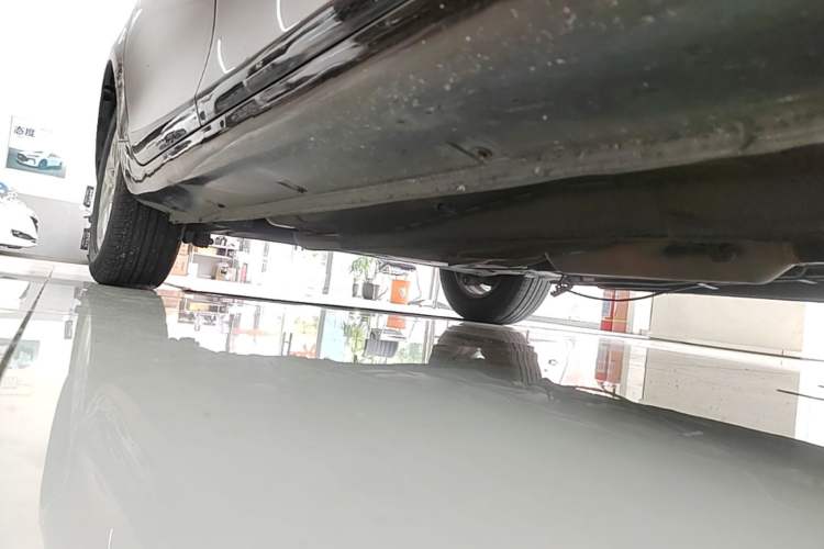 Used Geely Auto Emgrand 2017 Sedan Million Edition 1.5L Manual Luxury Model Right Side Sill