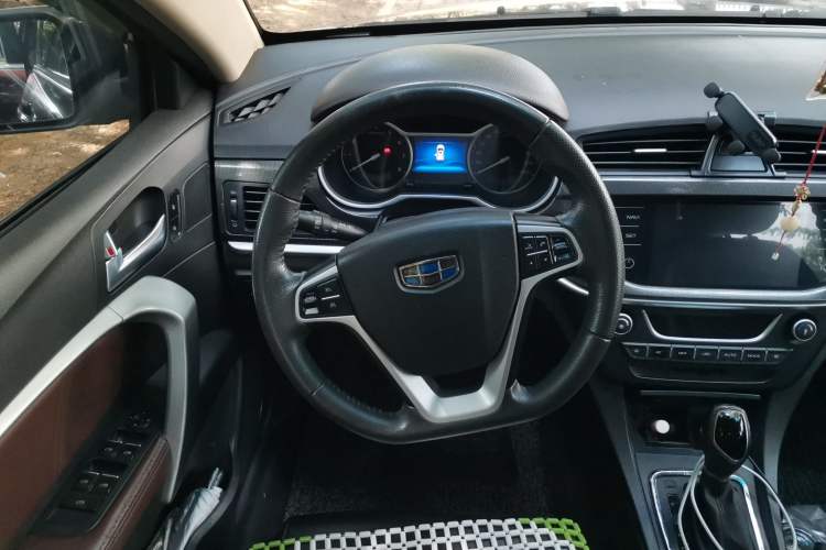 Used Geely Auto Emgrand 2017 Hatchback RS Million Edition 1.5L CVT Upward Version Steering Wheel