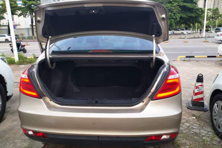 Used Geely Auto Emgrand 2017 Sedan Million Edition 1.5L CVT Upward Connectivity Version Trunk
