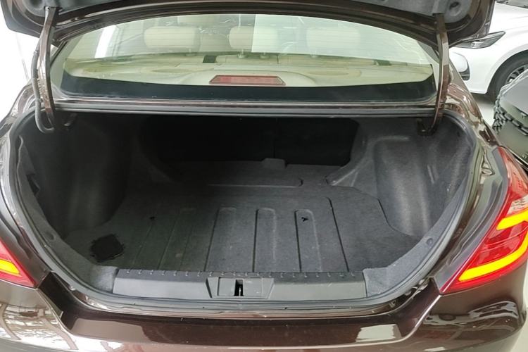 Used Geely Auto Emgrand 2017 Sedan Million Edition 1.5L Manual Luxury Model Trunk