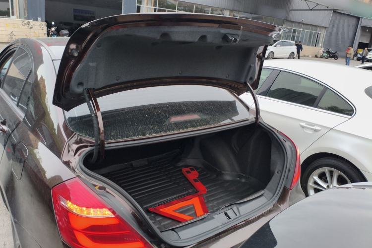 Used Geely Auto Emgrand 2017 Sedan Million Edition 1.5L CVT Upward Connectivity Version Trunk