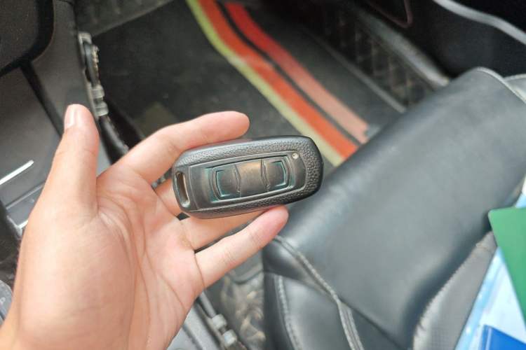 Used Geely Auto Emgrand 2017 Sedan Million Edition 1.5L CVT Upward Version Vehicle Key