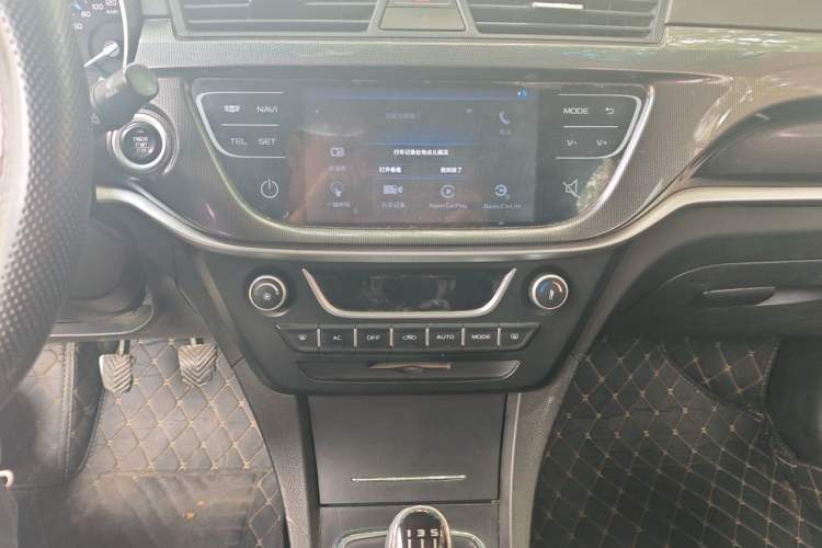 Used Geely Auto Emgrand 2017 Sedan Million Edition 1.5L Manual - Upward Version Audio And AC Panel