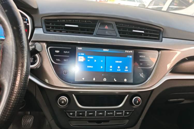 Used Geely Auto Emgrand 2017 Sedan Million Edition 1.5L Manual - Upward Version Audio And AC Panel