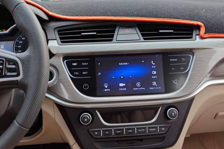 Used Geely Auto Emgrand 2017 Sedan Million Edition 1.5L Manual Luxury Model Audio And AC Panel