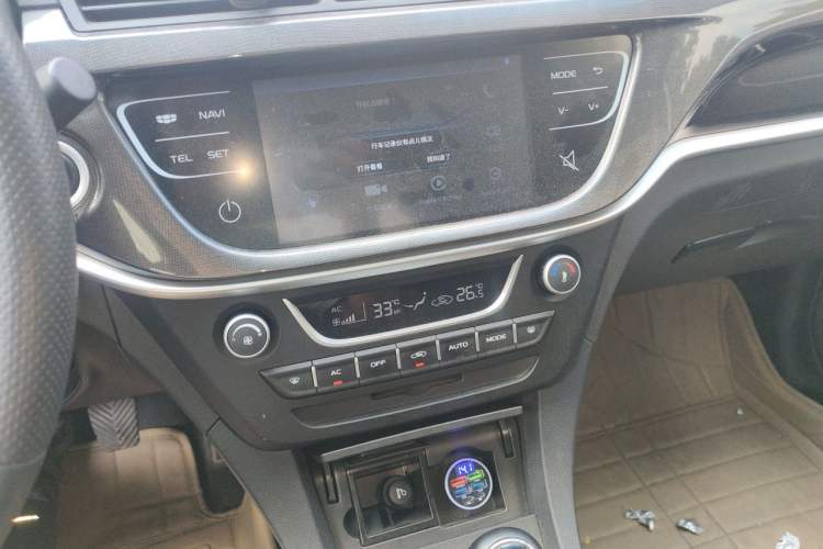 Used Geely Auto Emgrand 2017 Sedan Million Edition 1.5L Manual - Upward Version Audio And AC Panel