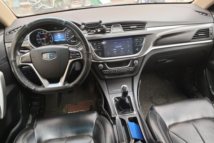 Used Geely Auto Emgrand 2017 Sedan Million Edition 1.5L Manual - Upward Version Center Console