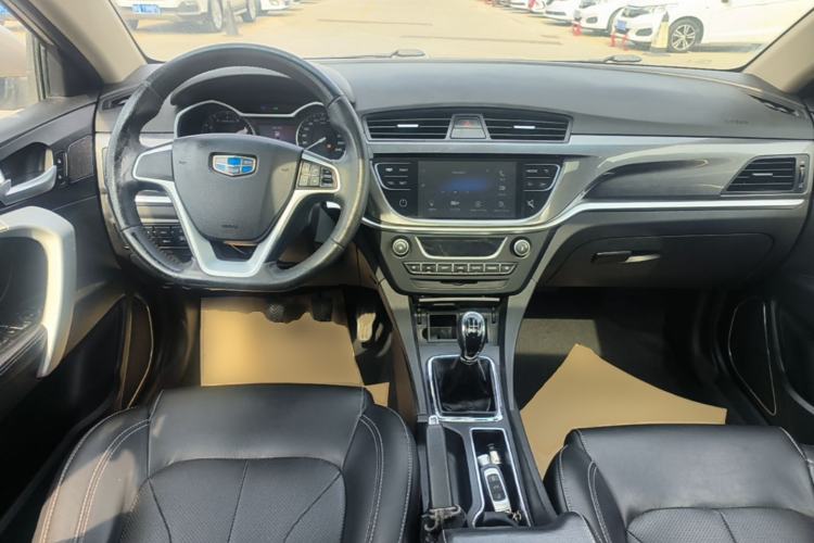 Used Geely Auto Emgrand 2017 Sedan Million Edition 1.5L Manual - Upward Version Center Console