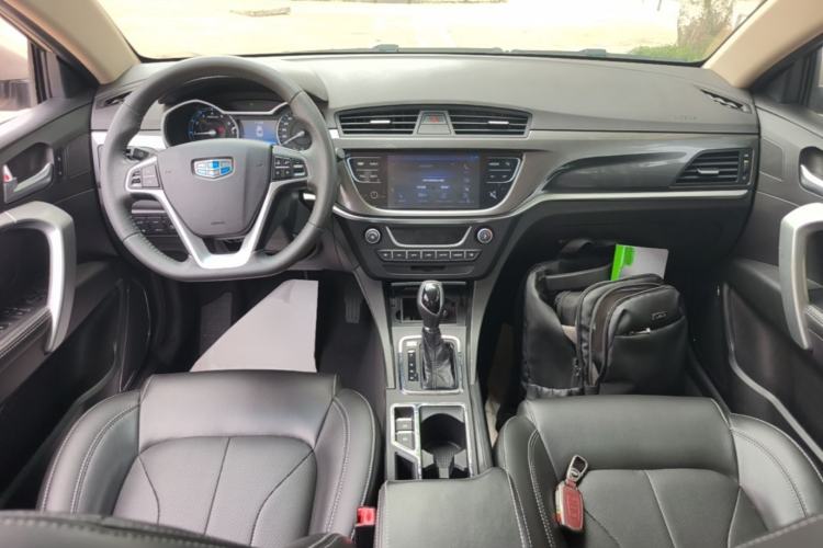 Used Geely Auto Emgrand 2017 Sedan Million Edition 1.5L CVT Upward Version Center Console