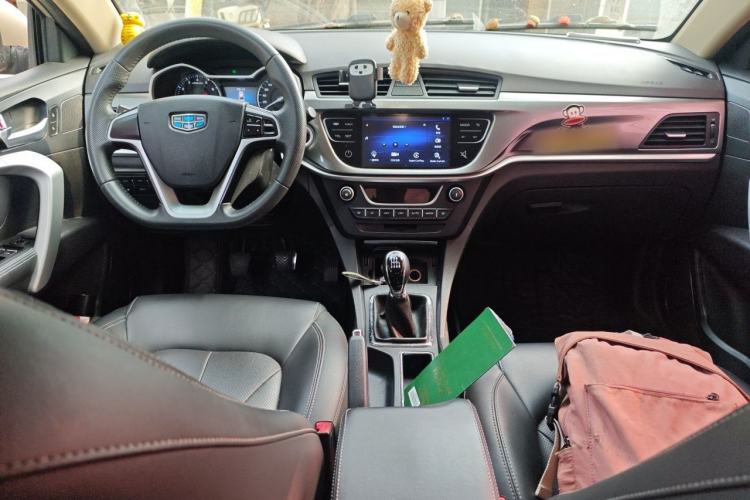 Used Geely Auto Emgrand 2017 Sedan Million Edition 1.3T Manual Top-Grade Version Center Console