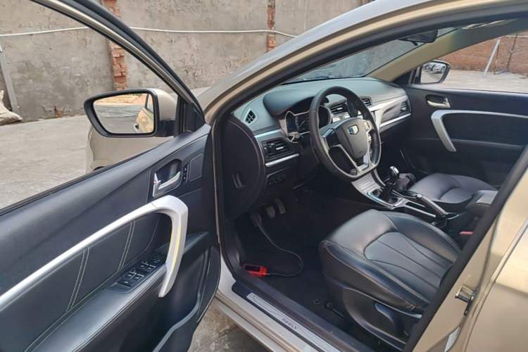Used Geely Auto Emgrand 2017 Sedan Million Edition 1.5L Manual Upward Connect Version Driver Seat