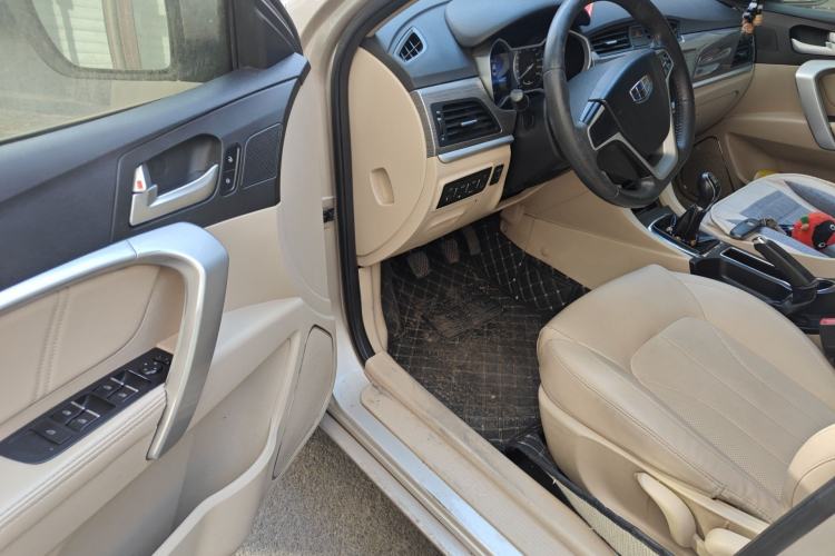 Used Geely Auto Emgrand 2017 Sedan Million Edition 1.5L Manual Luxury Model Driver Seat