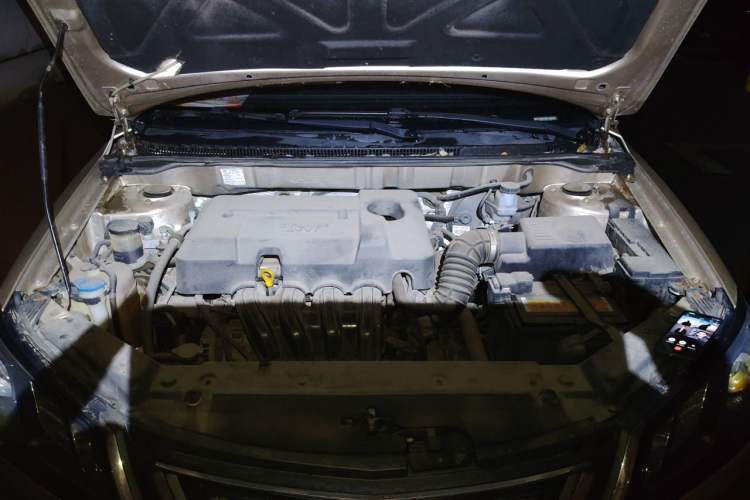 Used Geely Auto Emgrand 2017 Sedan Million Edition 1.5L Manual Fashion Model Engine Bay