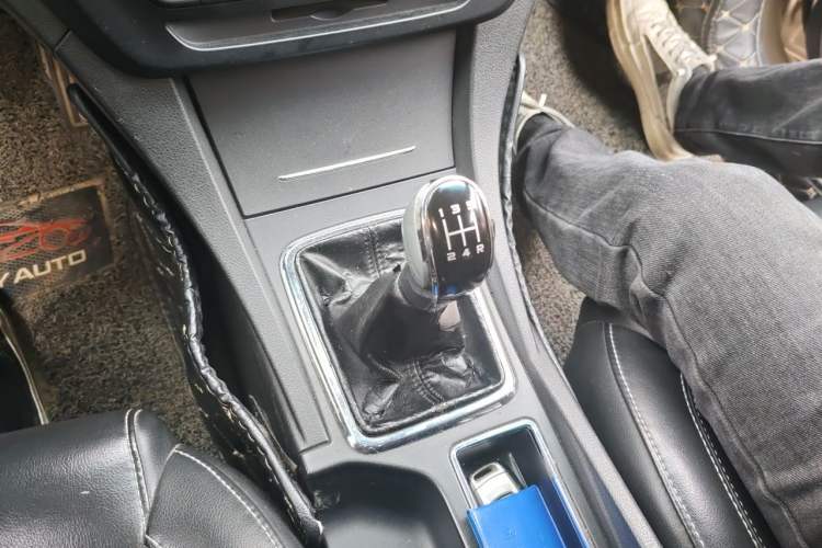 Used Geely Auto Emgrand 2017 Sedan Million Edition 1.5L Manual - Upward Version Gear Lever