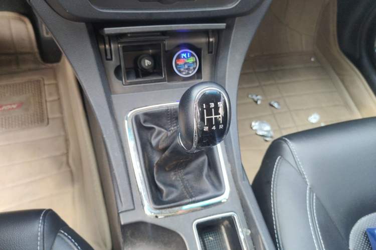 Used Geely Auto Emgrand 2017 Sedan Million Edition 1.5L Manual - Upward Version Gear Lever