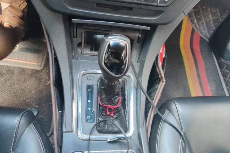 Used Geely Auto Emgrand 2017 Sedan Million Edition 1.5L CVT Upward Connectivity Version Gear Lever