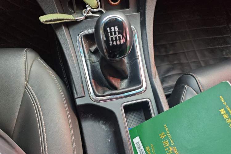 Used Geely Auto Emgrand 2017 Sedan Million Edition 1.3T Manual Top-Grade Version Gear Lever