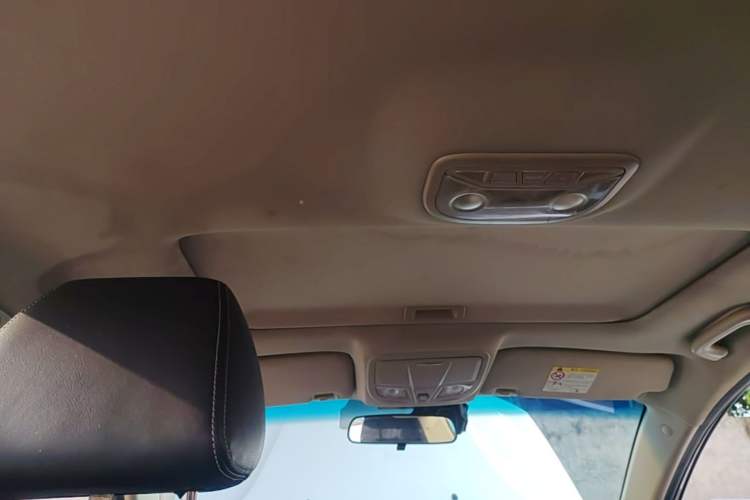 Used Geely Auto Emgrand 2017 Sedan Million Edition 1.5L Manual Upward Connect Version Headliner