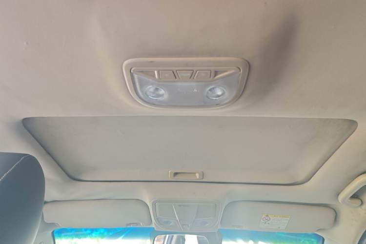 Used Geely Auto Emgrand 2017 Sedan Million Edition 1.5L Manual - Upward Version Headliner