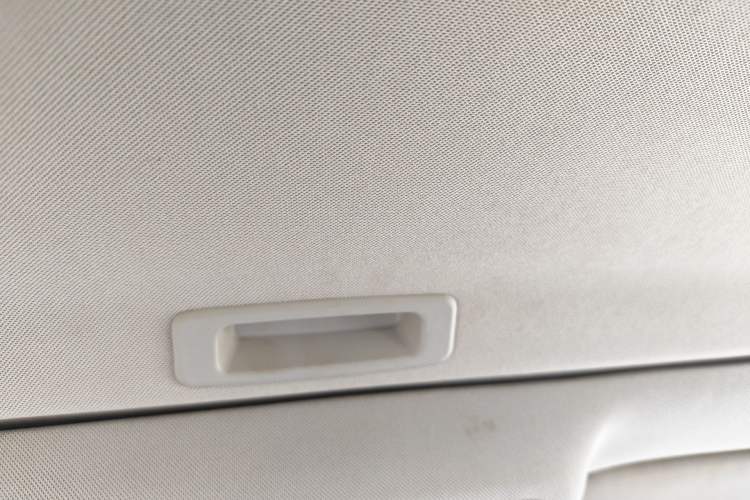 Used Geely Auto Emgrand 2017 Sedan Million Edition 1.5L CVT Upward Version Headliner