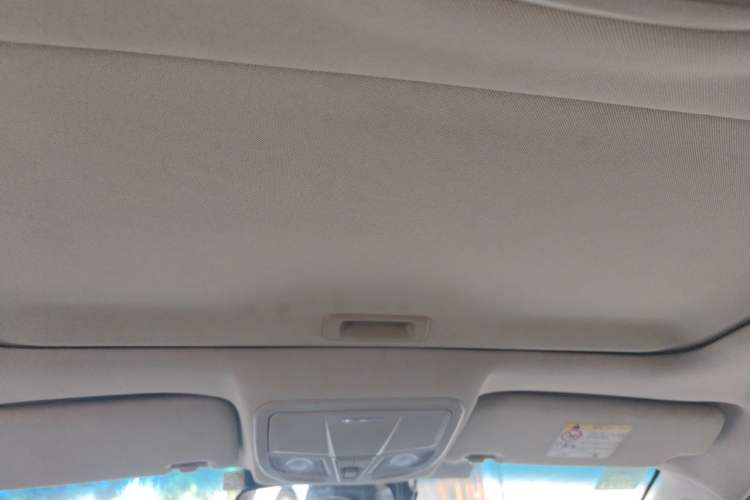 Used Geely Auto Emgrand 2017 Sedan Million Edition 1.5L CVT Upward Connectivity Version Headliner
