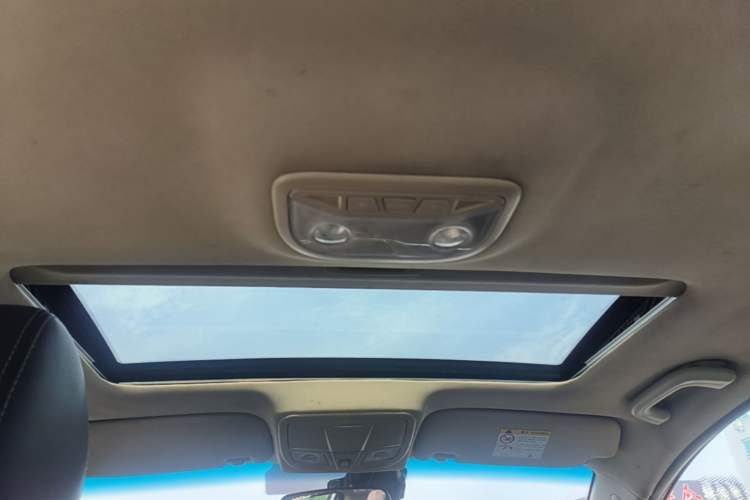 Used Geely Auto Emgrand 2017 Sedan Million Edition 1.5L Manual - Upward Version Headliner