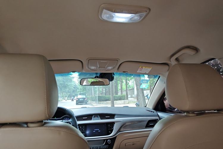 Used Geely Auto Emgrand 2017 Sedan Million Edition 1.5L CVT Luxury Model Headliner