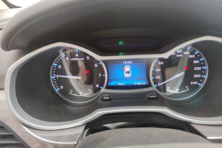 Used Geely Auto Emgrand 2017 Sedan Million Edition 1.5L Manual Luxury Model Instrument Cluster