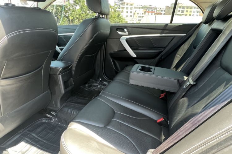 Used Geely Auto Emgrand 2017 Sedan Million Edition 1.5L Manual Upward Connect Version Interior 3